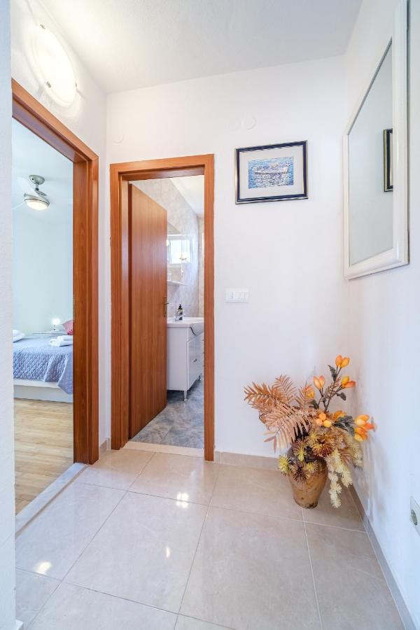 Villa Trebotic Milna  Luaran gambar